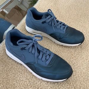 Lightly Used Metallic Blue Nike Air Max Women’s 8.5